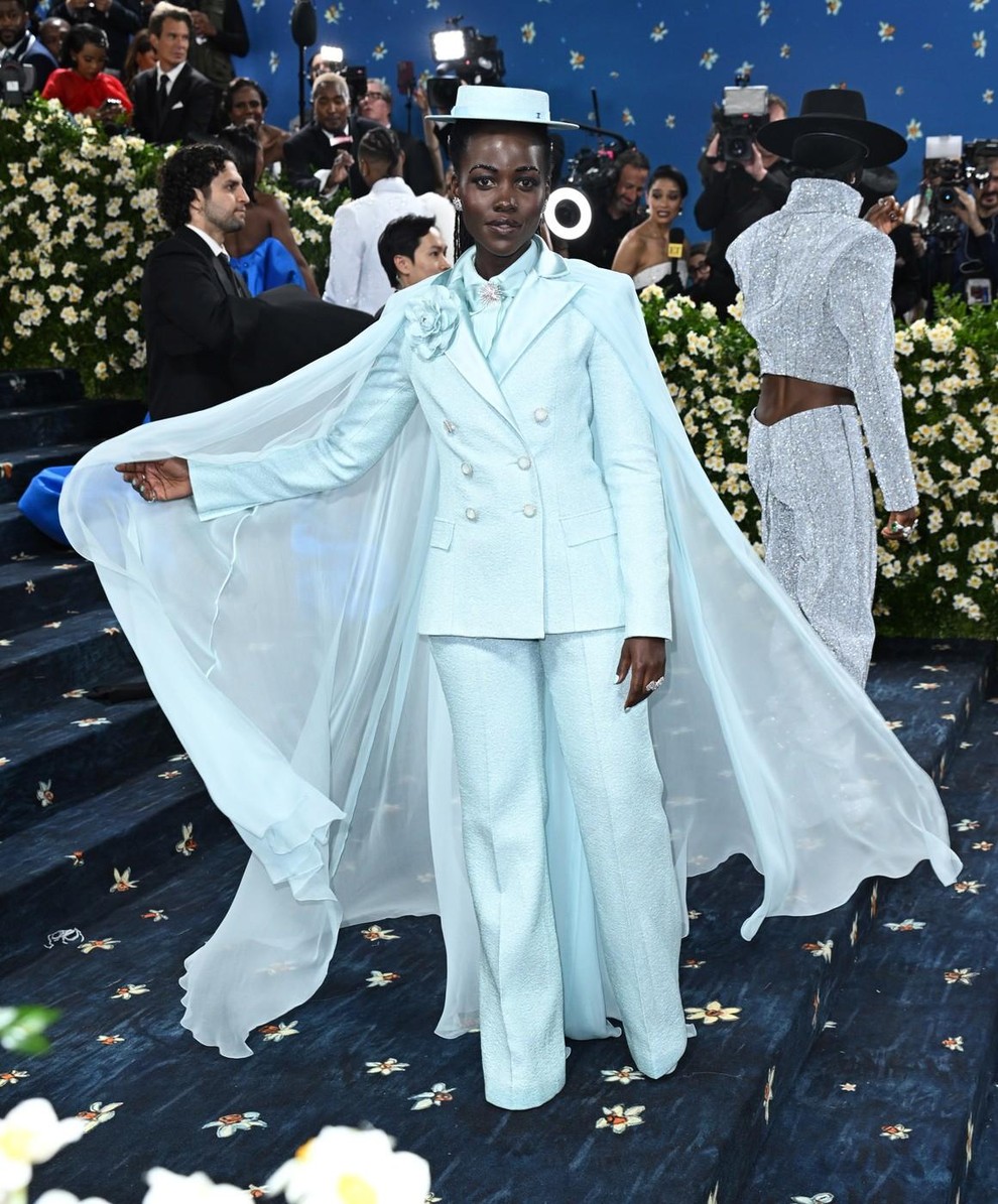 Lupita Nyong'o v Chanel