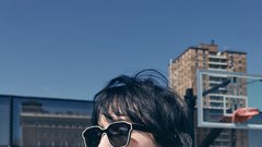 Top: MARGOT VII @margotvii.paris
Zapestnica: Pimpinicchio New York  @pmp.ny
Ura: LUAMAA @luamaawatches
Sončna očala: Out East Eyewear @outeasteyewear