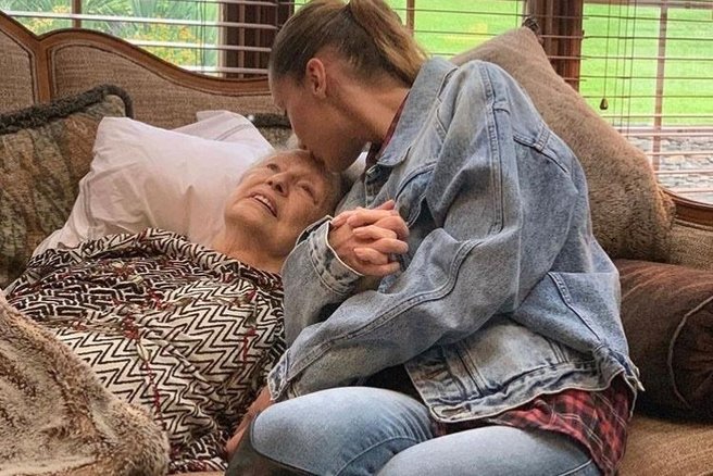 Najpomembnejša lekcija, ki mi jo je pred smrtjo zaupala moja 90-letna babica: "Nehaj početi te stvari"