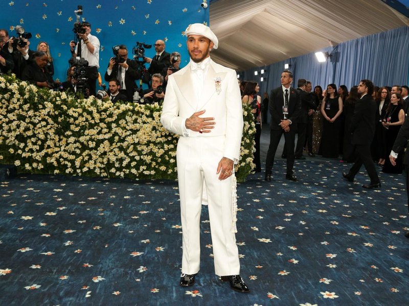 Lewis Hamilton: Od 'paddocka' do prestižnih stopnic na dogodku Met Gala