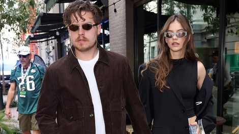 Barbara Palvin Dylan Sprouse par ljubezen zaljubljenost
