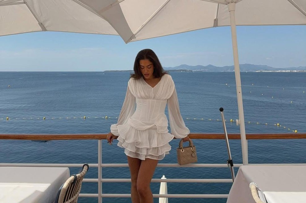Posivelo perilo bo že po prvem pranju postalo belo kot sneg: v pralni stroj dodajte eno majhno stvar (foto: Instagram/@jessideoliveira)