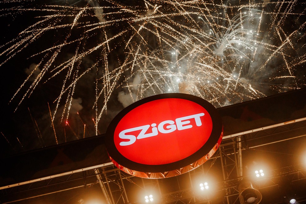 Ste vedeli, da letos v naši bližini nastopajo največje svetovne glasbene zvezde – le eno prijetno vožnjo daleč stran!
