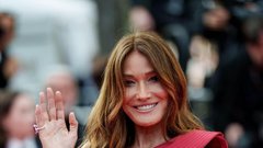 Carla Bruni filmski festival Cannes rdeča preproga