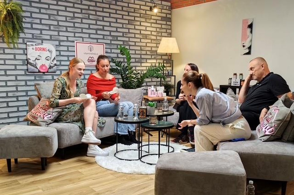 Ana je s konkretnim dejanjem prikazala, zakaj je postala ambasadorka linije Natura Femina. (foto: Uroš Bitenc)