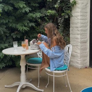 Imate na dvorišču to drevo? Njegovi listi so eni najbolj zdravilnih na svetu (recept)
