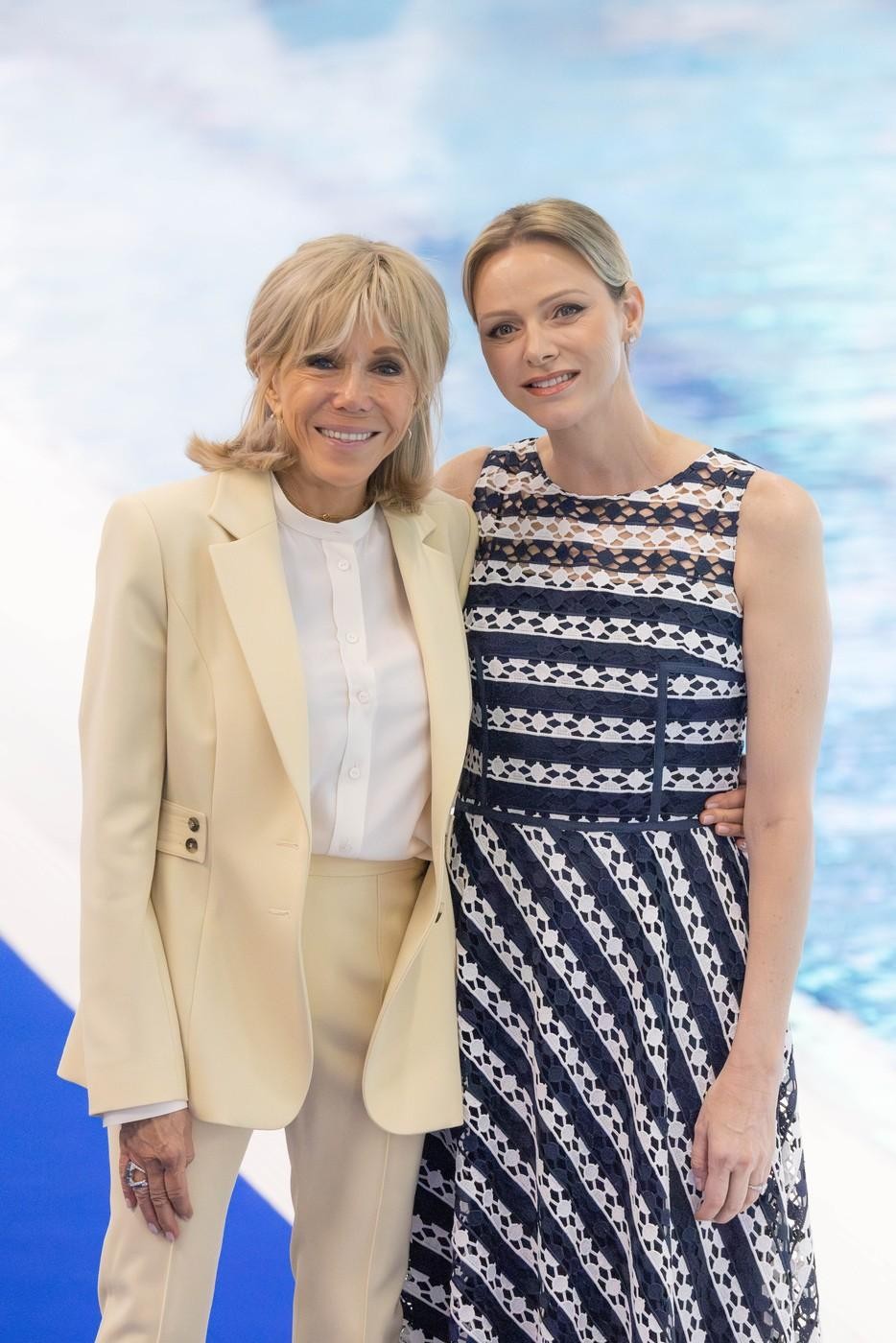 Francoska prva dama Brigitte Macron in monaška princesa Charlene sta se udeležili predstavitve »Varnost na vodi« med obiskom Navtičnega centra …