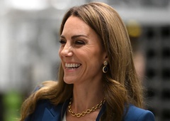 Kate Middleton očarala s temi elegantnimi uhani: cenovno dostopen nakit, ki je navdušil svet