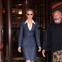 Bo to konec "oversized" krojev? Demna napoveduje preobrat k ožjim silhuetam