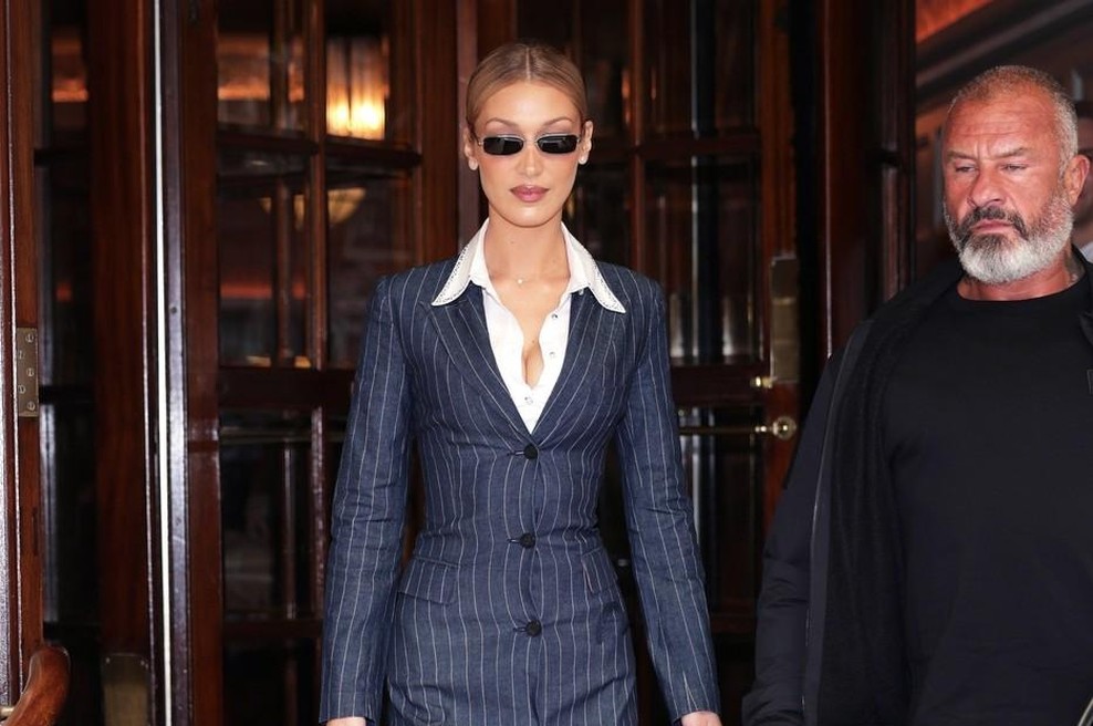 Bo to konec "oversized" krojev? Demna napoveduje preobrat k ožjim silhuetam (foto: profimedia)