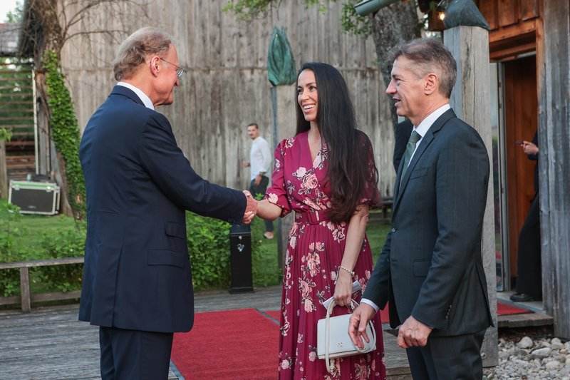 Tina Gaber poletna obleka Robert Golob