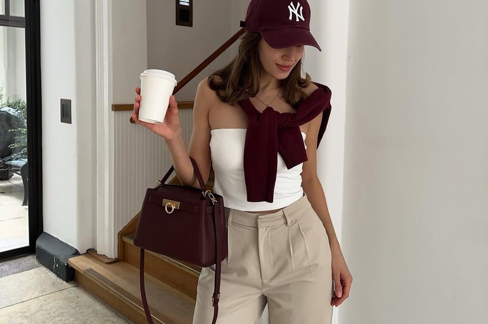 Topi z vgrajenimi modrčki bodo letos nepogrešljiv poletni kos, ki združuje udobje in stil (foto: Instagram/@lauralabee)
