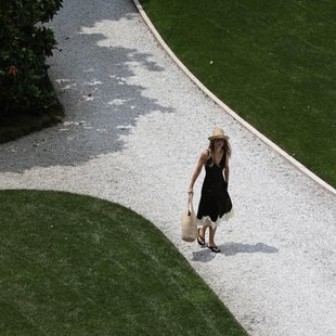 Pozabite na klasične sandale: s temi trendnimi različicami boste vedno izgledali šik