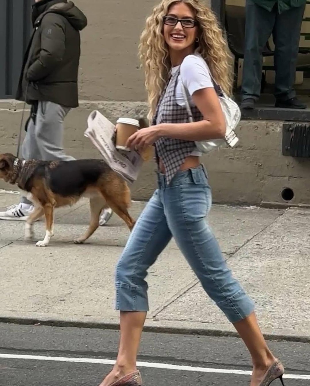 Kakšne čevlje nositi s kapri hlačami, da boste vizualno podaljšali postavo? (foto: Instagram/@fashionconfessionusa)