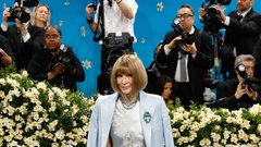 Anna Wintour po 37 letih zapušča položaj glavne in odgovorne urednice revije Vogue