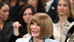 Anna Wintour po 37 letih zapušča položaj glavne in odgovorne urednice revije Vogue