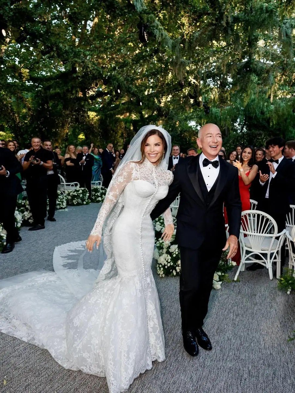 Med povabljenci na poroko so bili Oprah Winfrey, Leonardo DiCaprio, Kim in Khloé Kardashian, Ivanka Trump, Tom Brady, Orlando Bloom …