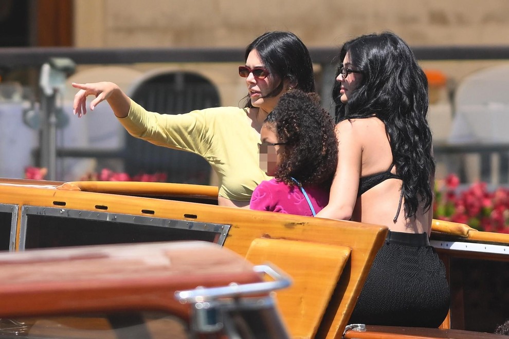 Kendall in Kylie Jenner