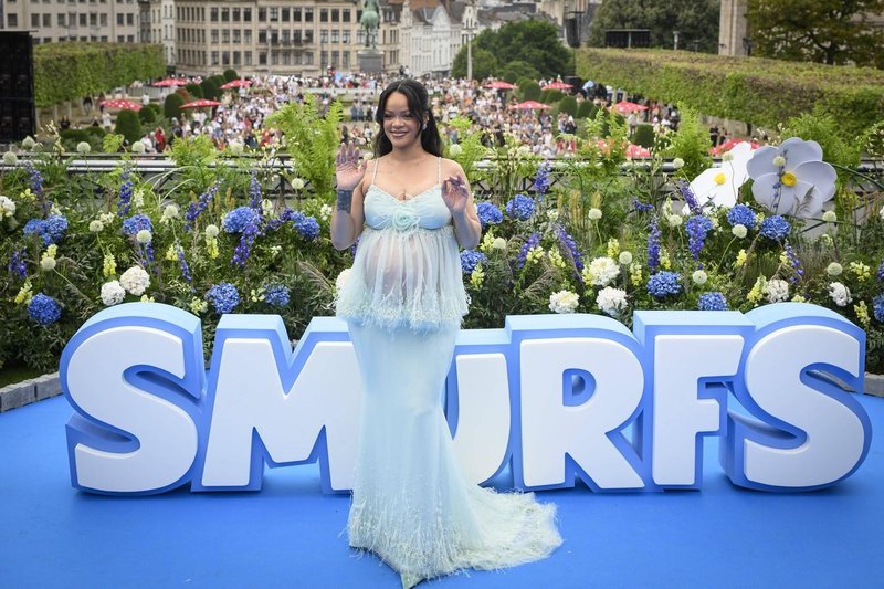 Rihanna pevka premiera Smrkci