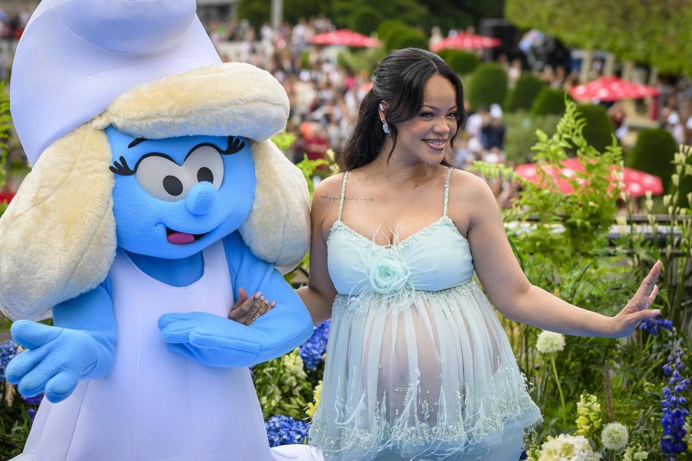 Rihanna pevka premiera Smrkci