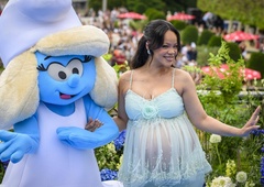 Noseča Rihanna v Chanel obleki, ki jemlje dih (FOTO)