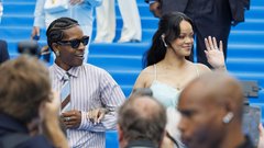 Rihanna pevka premiera Smrkci