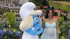 Rihanna pevka premiera Smrkci