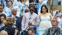 Rihanna pevka premiera Smrkci