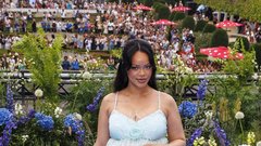 Rihanna pevka premiera Smrkci