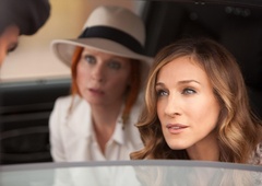 To krilo, ki je na razprodaji v Massimo Dutti, bi oboževala tudi Carrie Bradshaw