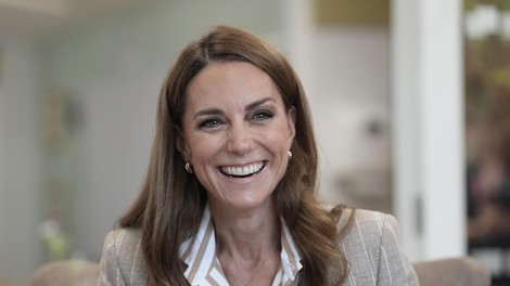 Kate Middleton simbolično oblekla suknjič, ki ga je nosila v ključnem obdobju svojega zdravljenja