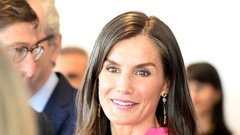 kraljica Letizia Ortiz čevlji rožnata obleka