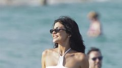 Kylie Jenner bele kopalke bikini