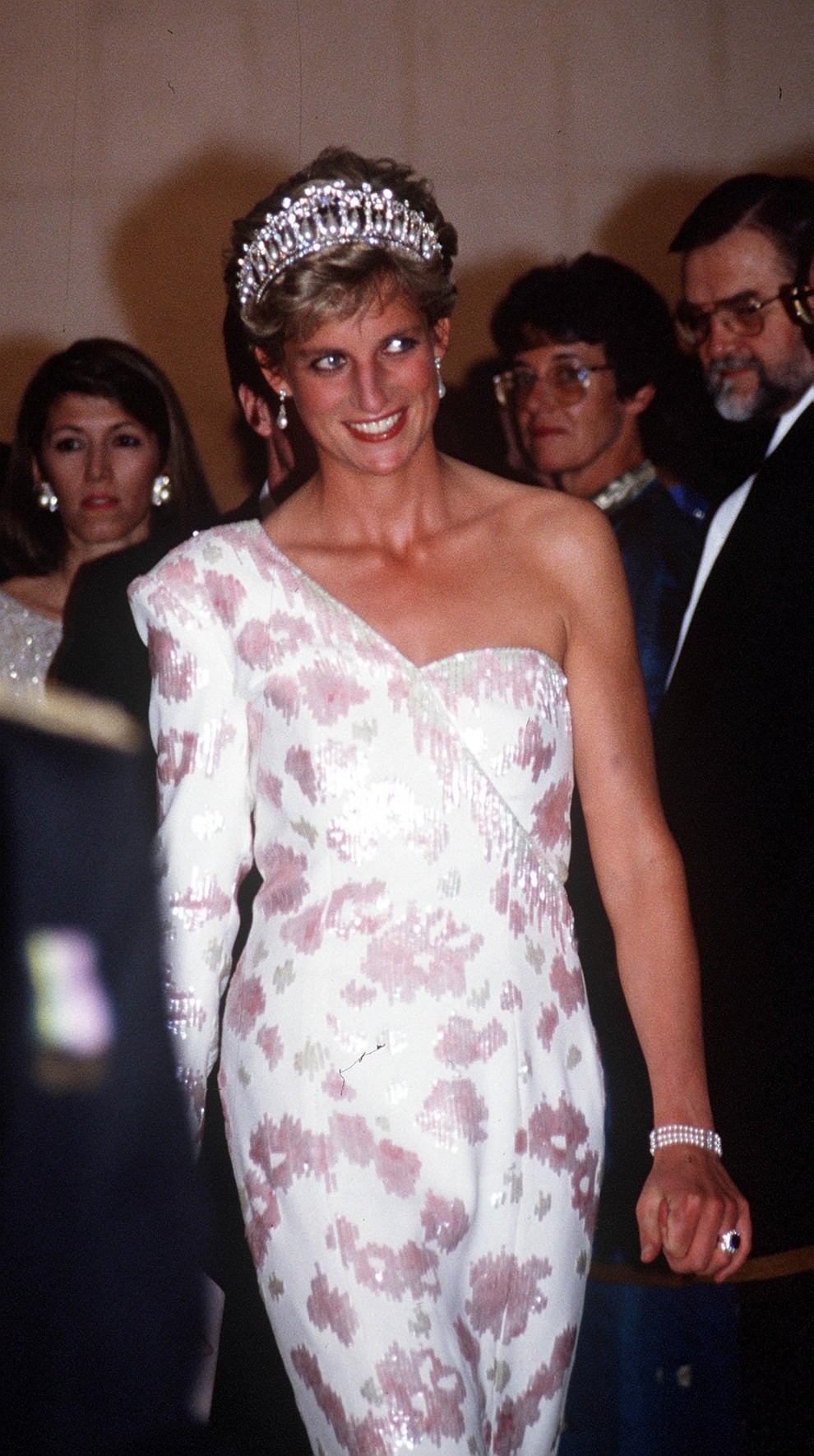 Nadela si je tiaro princese Diane in s tem poslala močno sporočilo