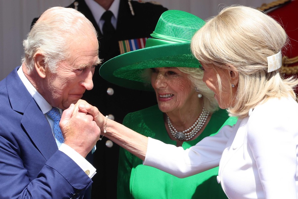 Brigitte Macron ali Kate Middleton? Katera dama se je bolje oblekla za srečanje v Londonu?