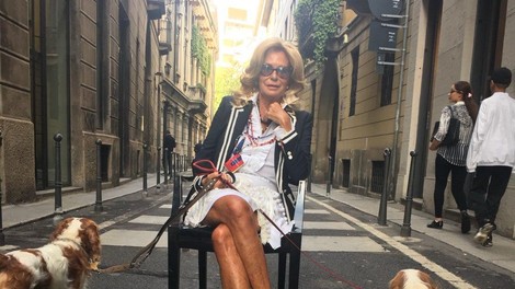 Stara je 73 let in je pravi modni navdih: to so njena pravila za brezčasno eleganco v zrelih letih