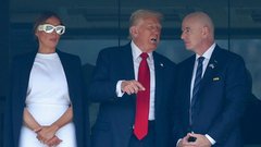 Melania Trump bela sončna očala