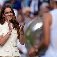 Modni ikoni Wimbledona: Princesa Kate s svojimi kombinacijami nikoli ne razočara, navdušila pa tudi princesa Charlotte