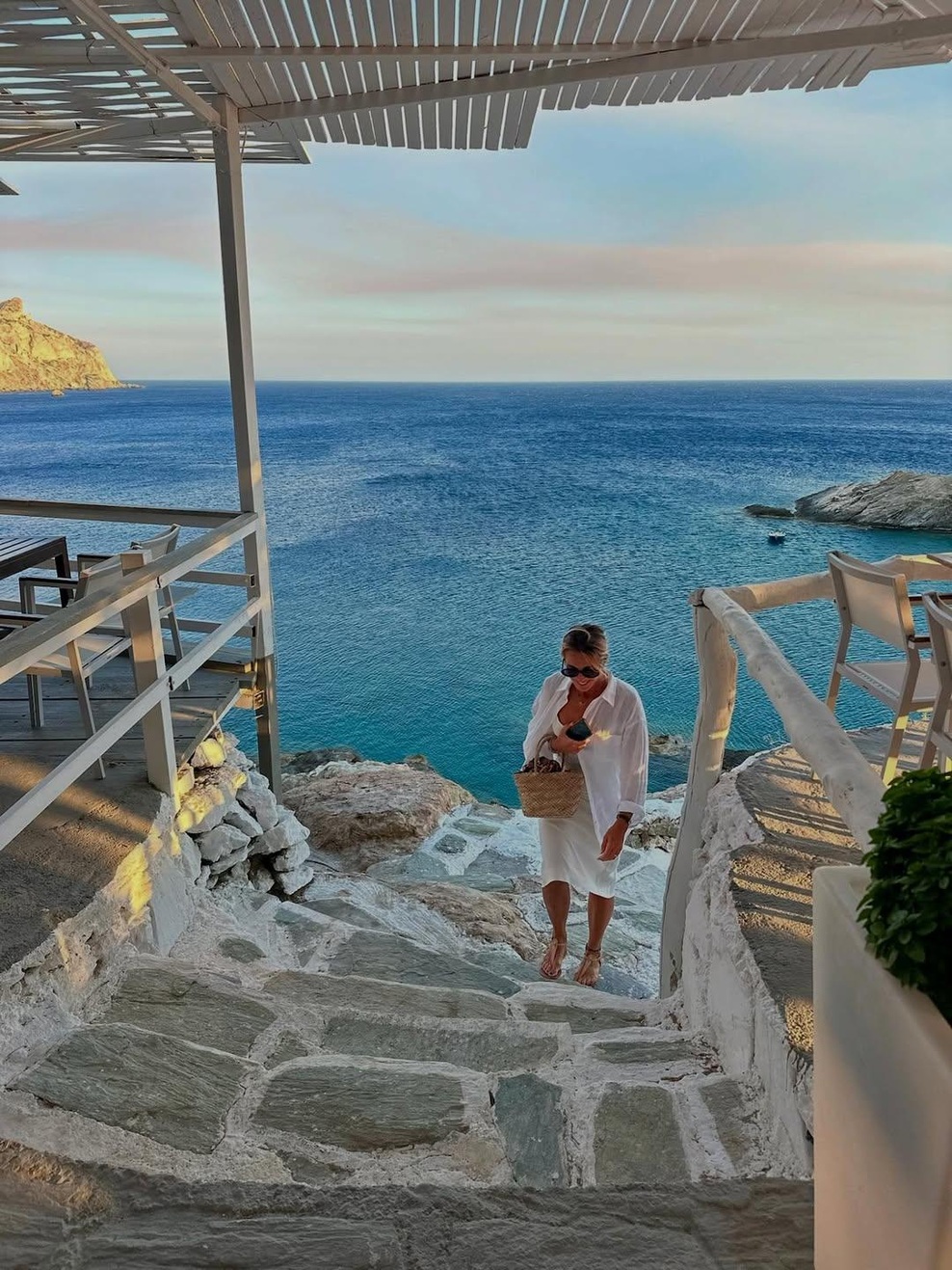 Ta grški otok je neodkrit raj – pravijo, da je kot Santorini pred 30 leti (foto: Instagram/@valepixi)
