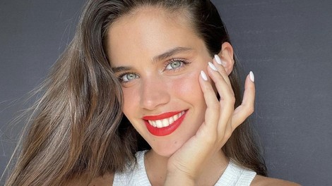 šminka lipgloss lepota ženska