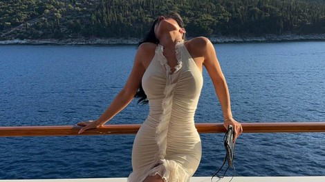 Miu Miu razkriva svojo vizijo jeseni 2025: z velikimi imeni, kot je Kendall Jenner, slavi moč ženskosti