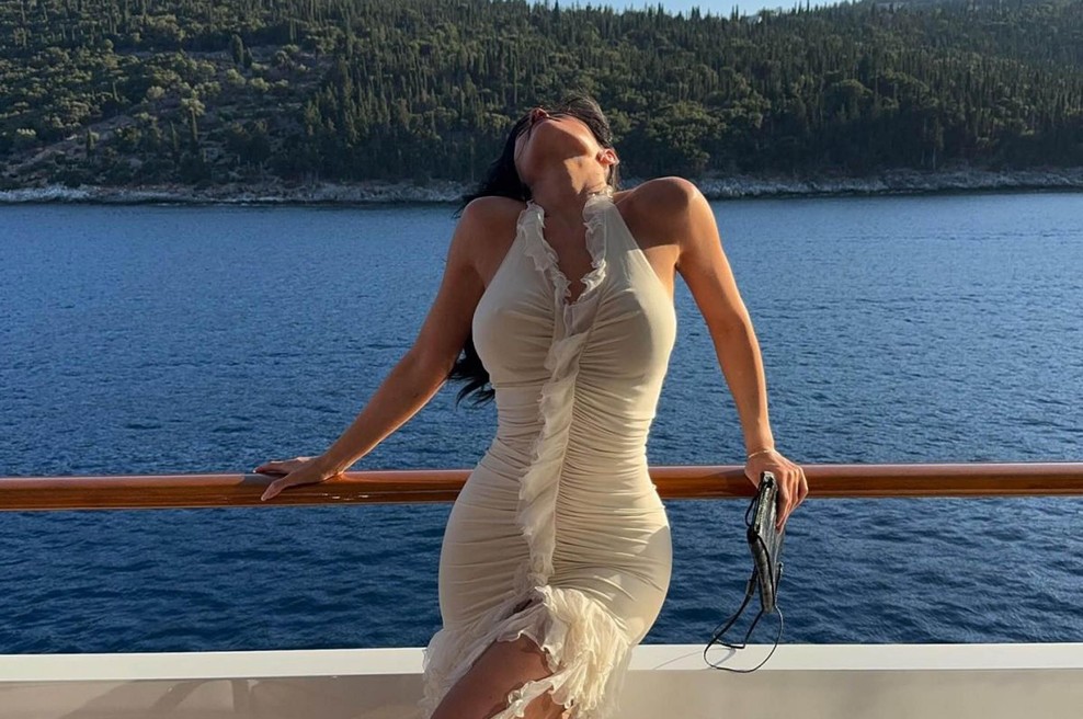 Miu Miu razkriva svojo vizijo jeseni 2025: z velikimi imeni, kot je Kylie Jenner, slavi moč ženskosti (foto: Profimedia)
