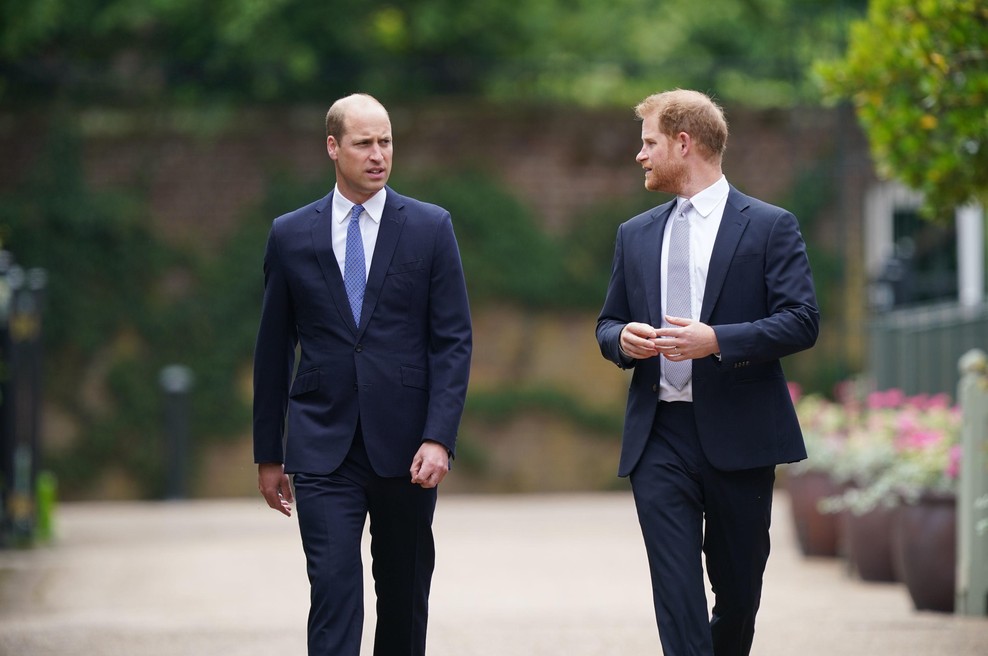 Nenadna smrt v kraljevi družini: Princ William in Harry pretresena nad grozljivim dogodkom (foto: Profimedia)