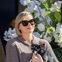 Princesa Charlene našla popoln model hlač za vsako priložnost: v sekundi lahko skrijejo odvečne kilograme