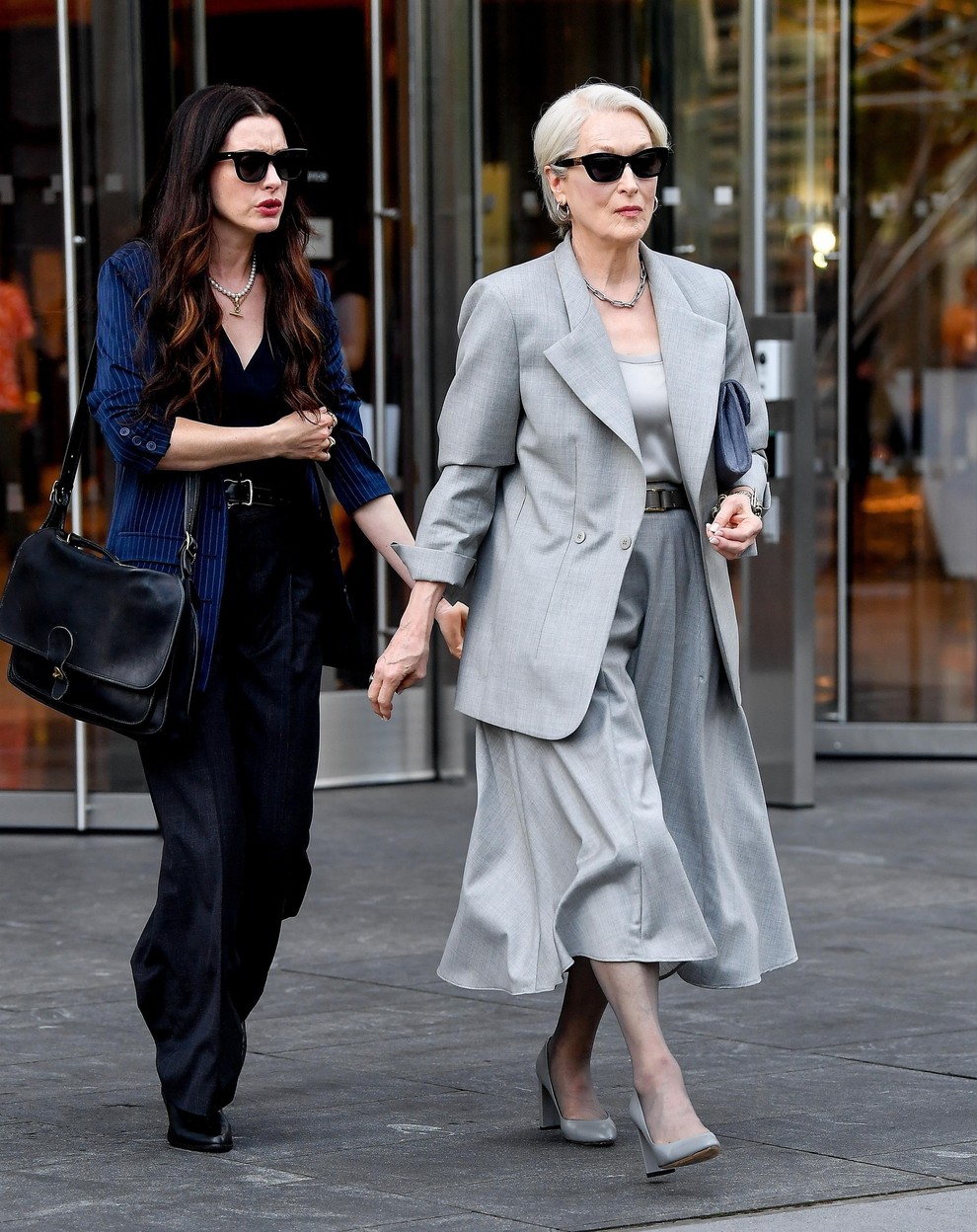 Andy Sachs: sproščena poslovna eleganca Anne Hathaway kot Andy ostaja sinonim za prefinjeno, a dostopno modo. Tokrat se pojavi v …