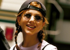 Sandali Jennifer Aniston iz 90-ih so spet v trendu: bi si jih upali obuti?