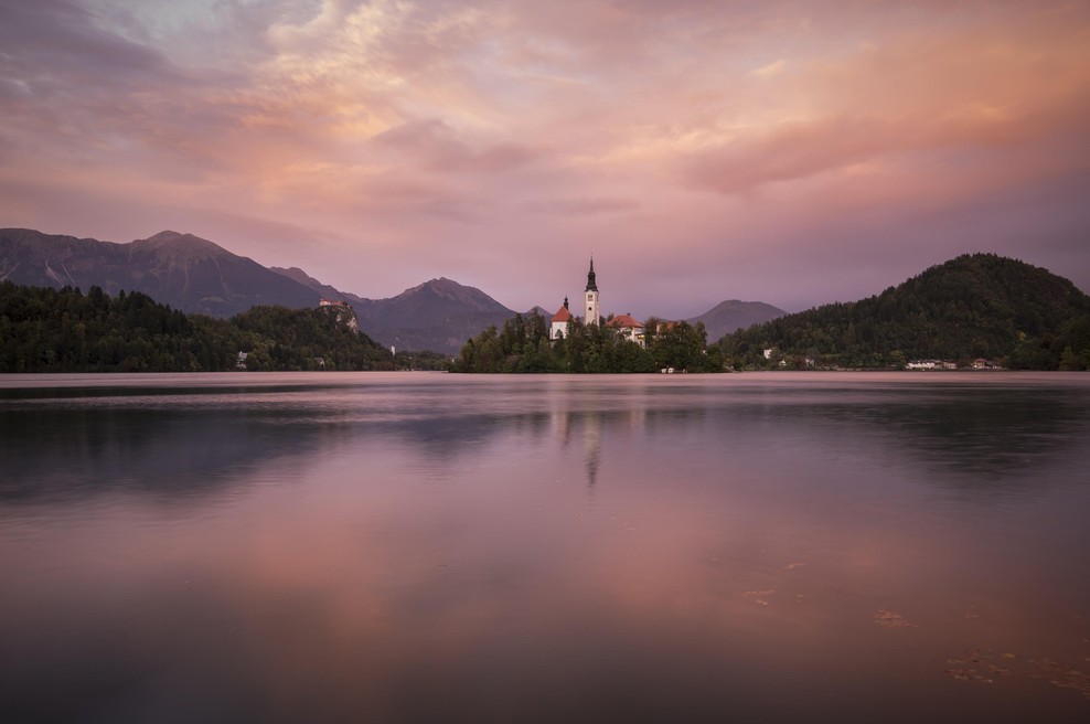 "Če mi še kdo omeni Blejsko jezero, bom eksplodiral!" Britanec povsem iz sebe zaradi tega 'turističnega pekla' (foto: Profimedia)