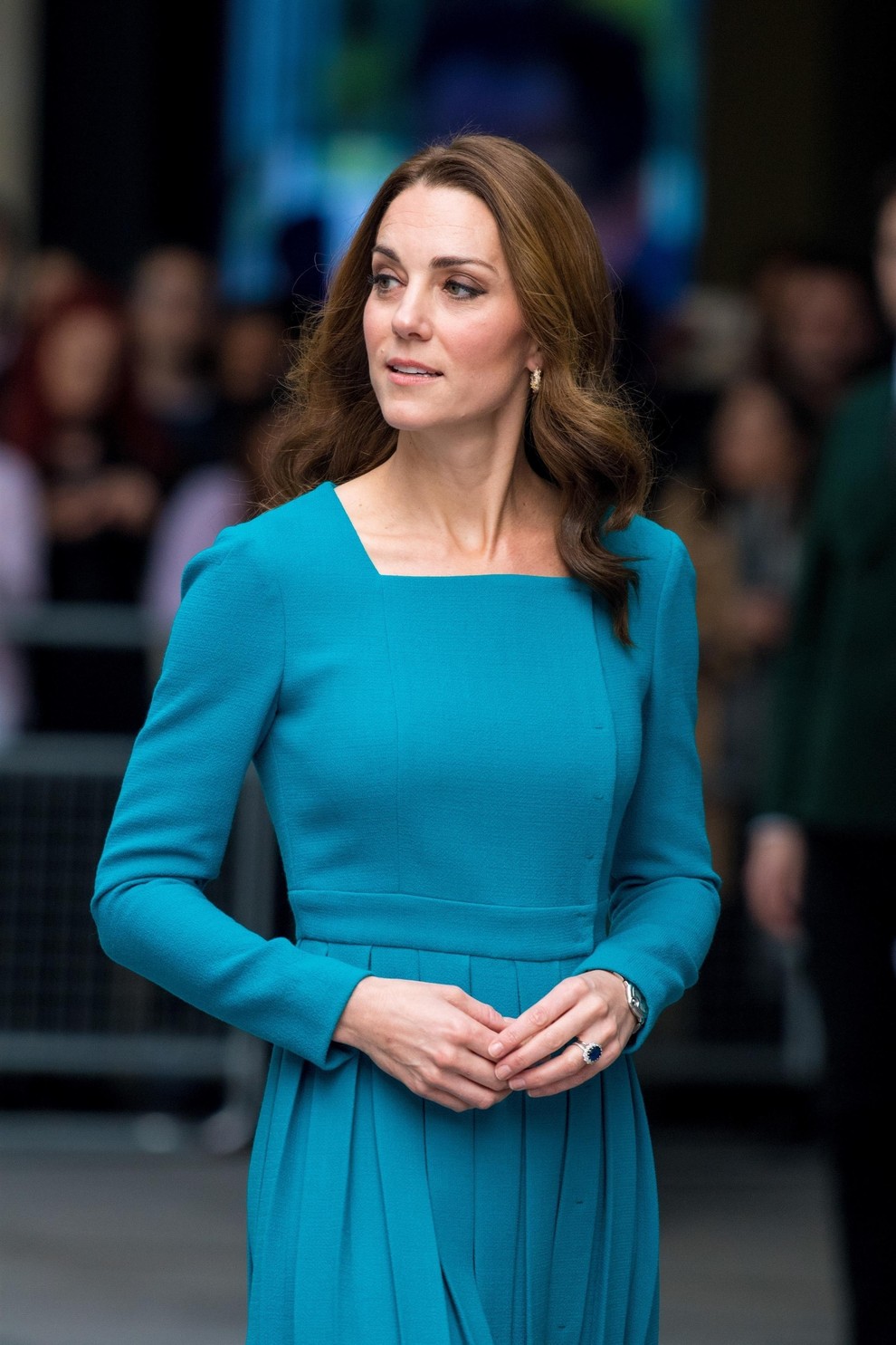 Kot se za kraljevsko damo spodobi, princesa Kate vestno skrbi za svoje roke in redno obiskuje manikire, ki pa skladno …