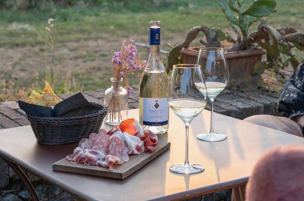 Ste ljubitelji vina in poezije? To je dogodek, ki ga nikakor ne smete zamuditi! (foto: Instagram/@osteriadeltasso_bolgheri)