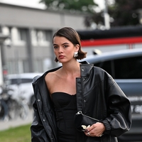 Nova jakna iz Zare spominja na prestižni YSL model: stane pod 60 € in kar kopni iz polic